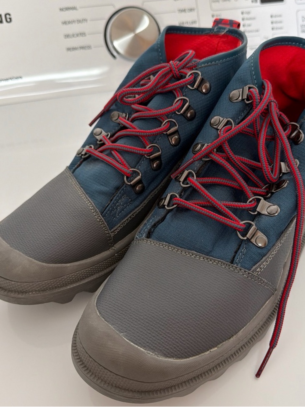 Toms Men's Navy Blue and Gray Hiking / outdoor Boots with Red Laces